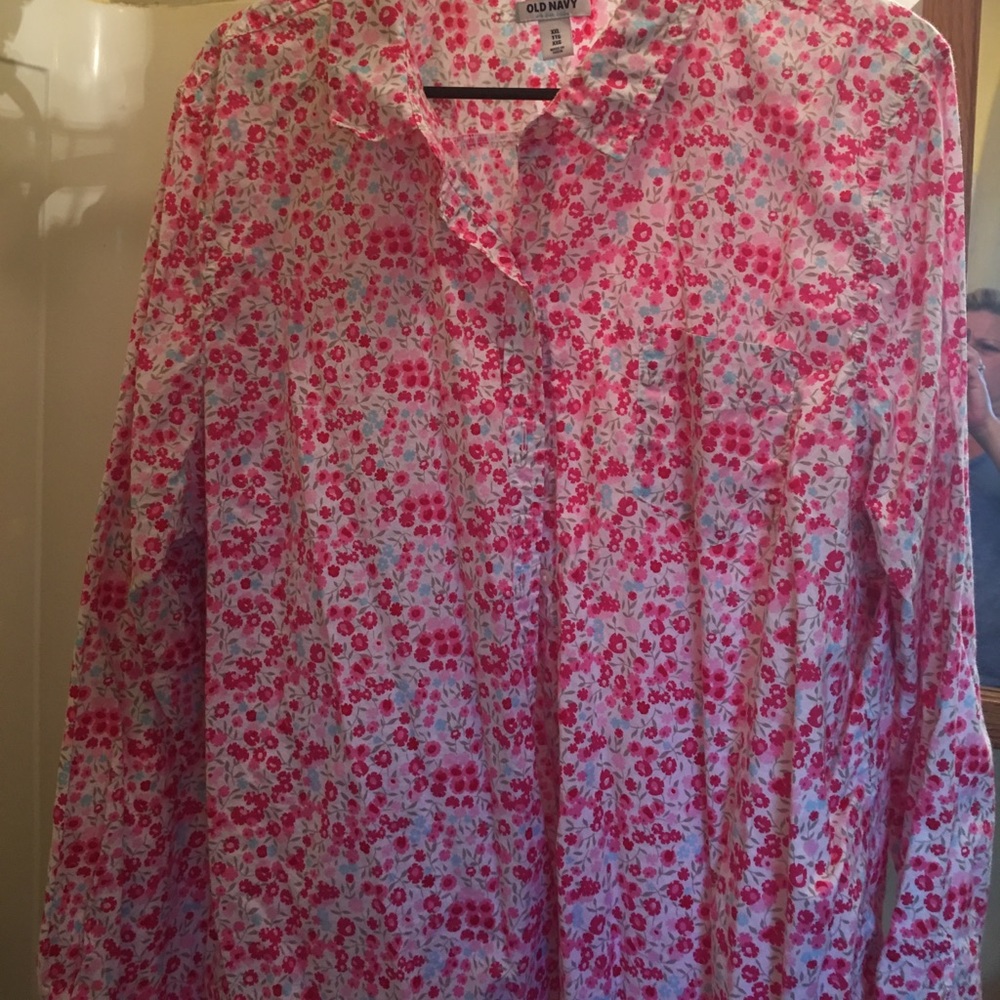 Old navy shirt