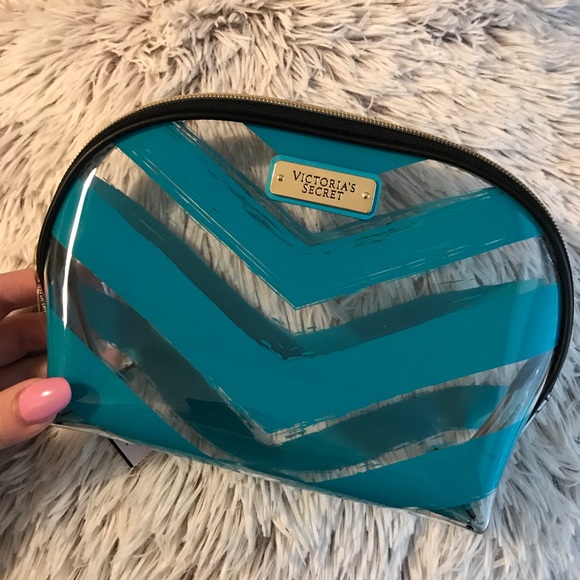 Victoria's Secret Handbags - NEW Victoria’s Secret Makeup Bag