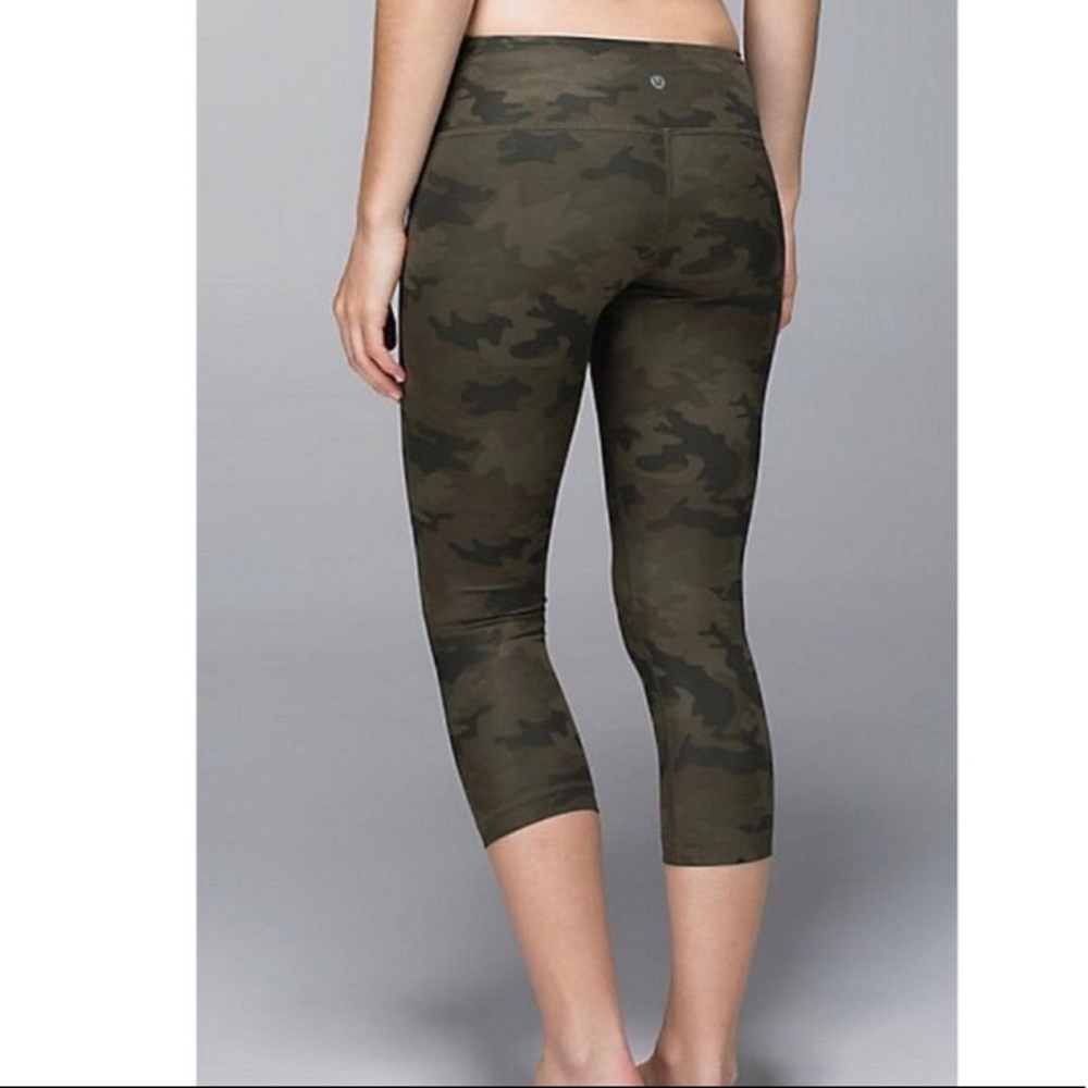 RARE lululemon camo crop