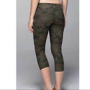 RARE lululemon camo crop