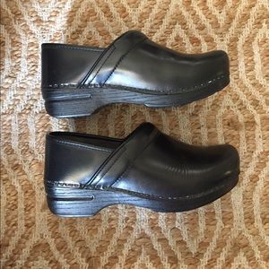 Dansko XP black leather 39