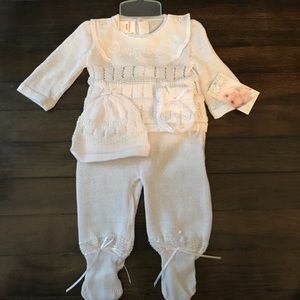 Knitted Set with Cap and Mittens