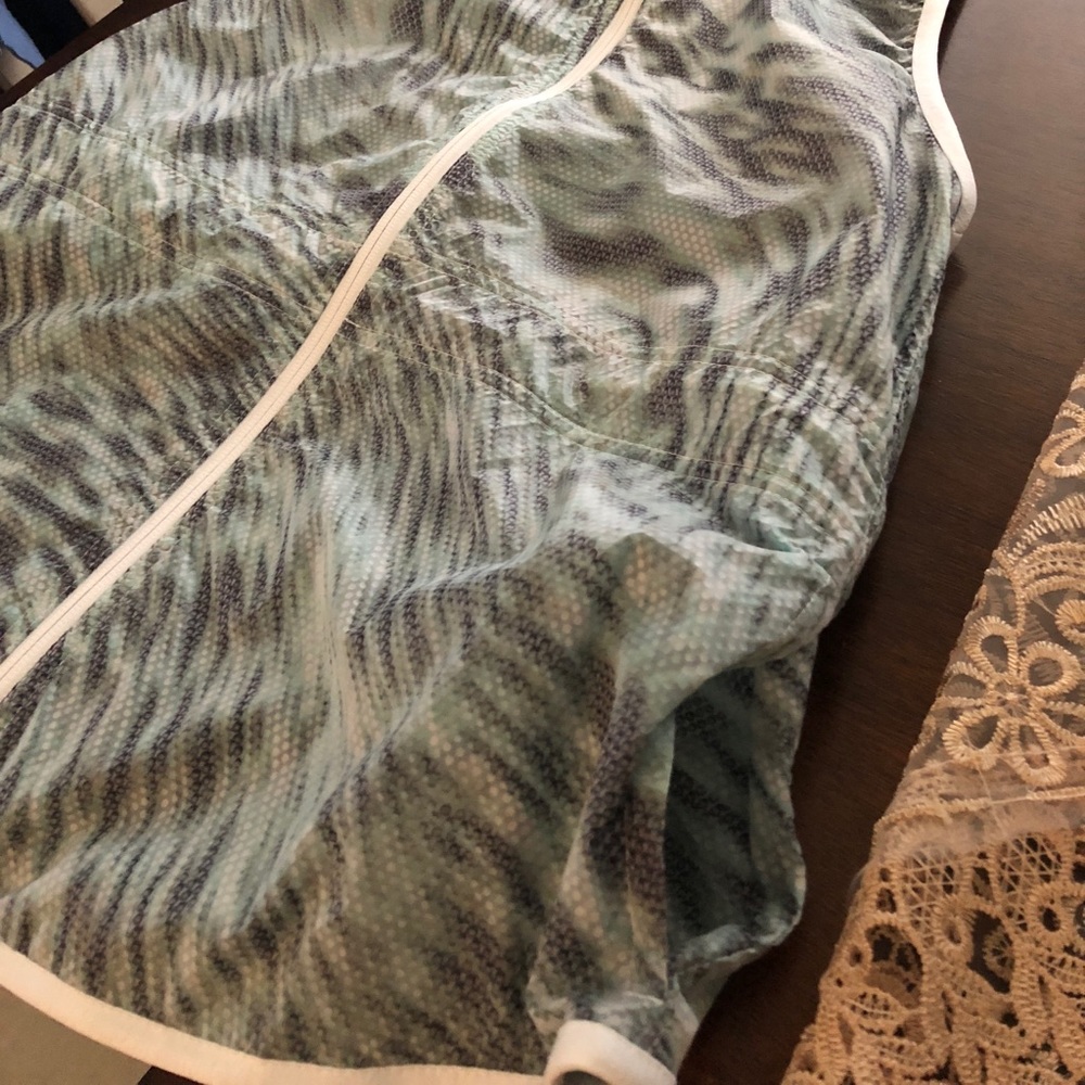 Nike new with tag 🌧 sweater - Picture 3 of 5