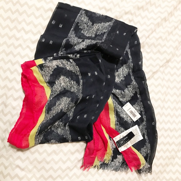 GAP Accessories - Chevron Printed Gap Scarf