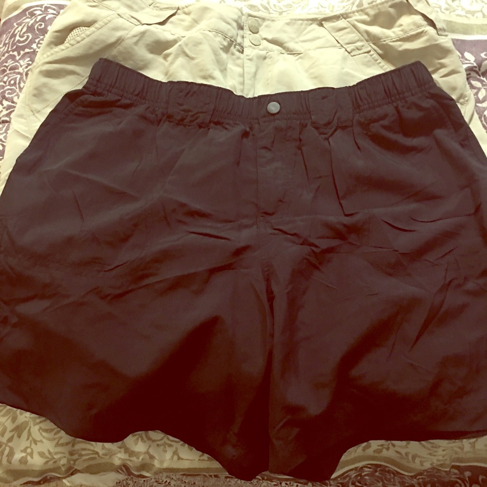 Set of 2 Columbia hiking/fishing shorts.