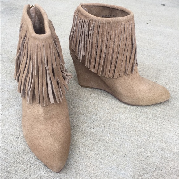 Chinese Laundry Fringe Wedge Boot - Picture 4 of 4