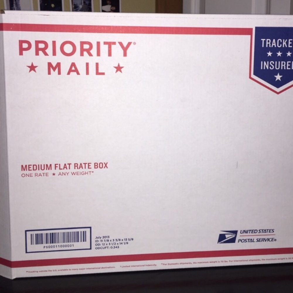 Mystery box! 5 CLOTHING ITEMS