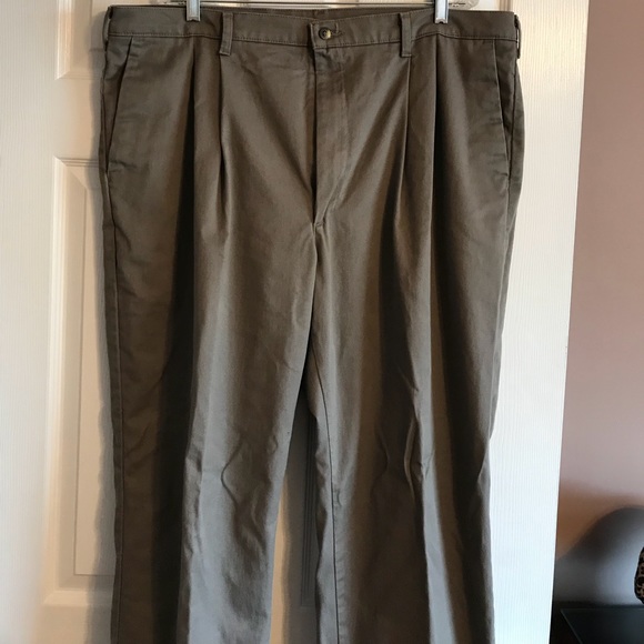 Men’s Khaki pants. Size 42 x 30. - Picture 1 of 5