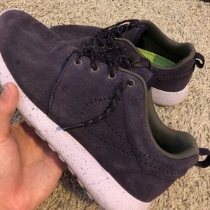 NIKE ROSHE ONE SUEDE