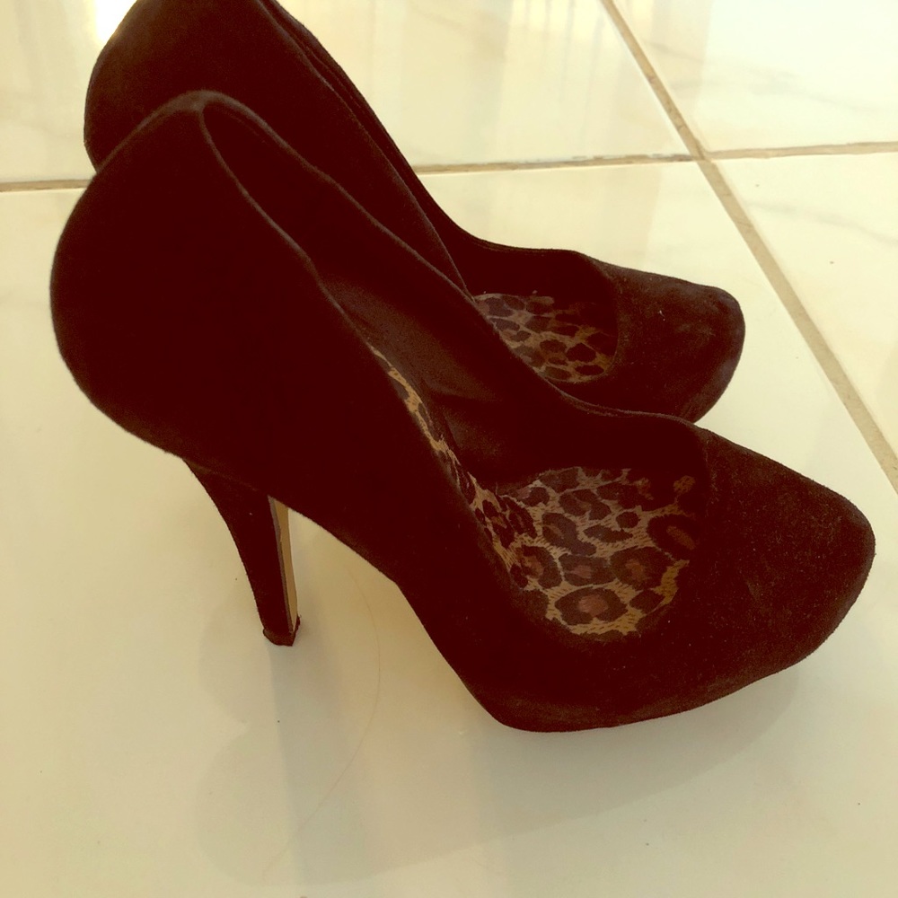 Black Aldo pumps, size 6
