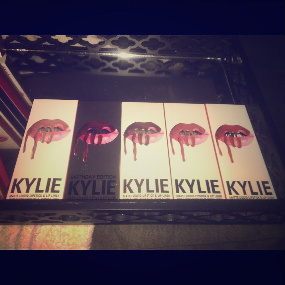 Kylie matte liquid lipstick & lip liner