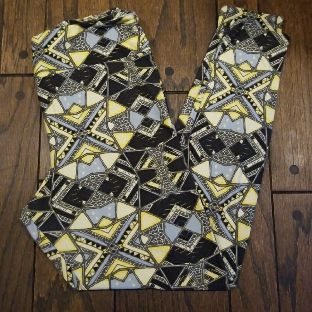 🌴SALE🌴LuLaRoe collage print.TC