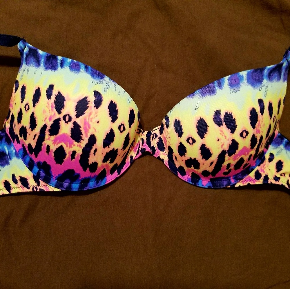 Victoria's Secret bra size 32D