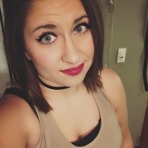 Meet your Posher, Caitlin