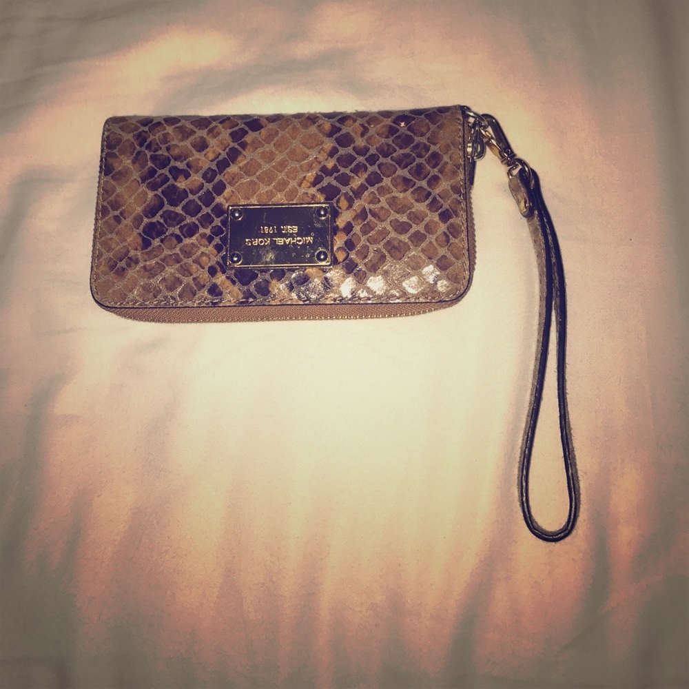 Michael Kors wristlet