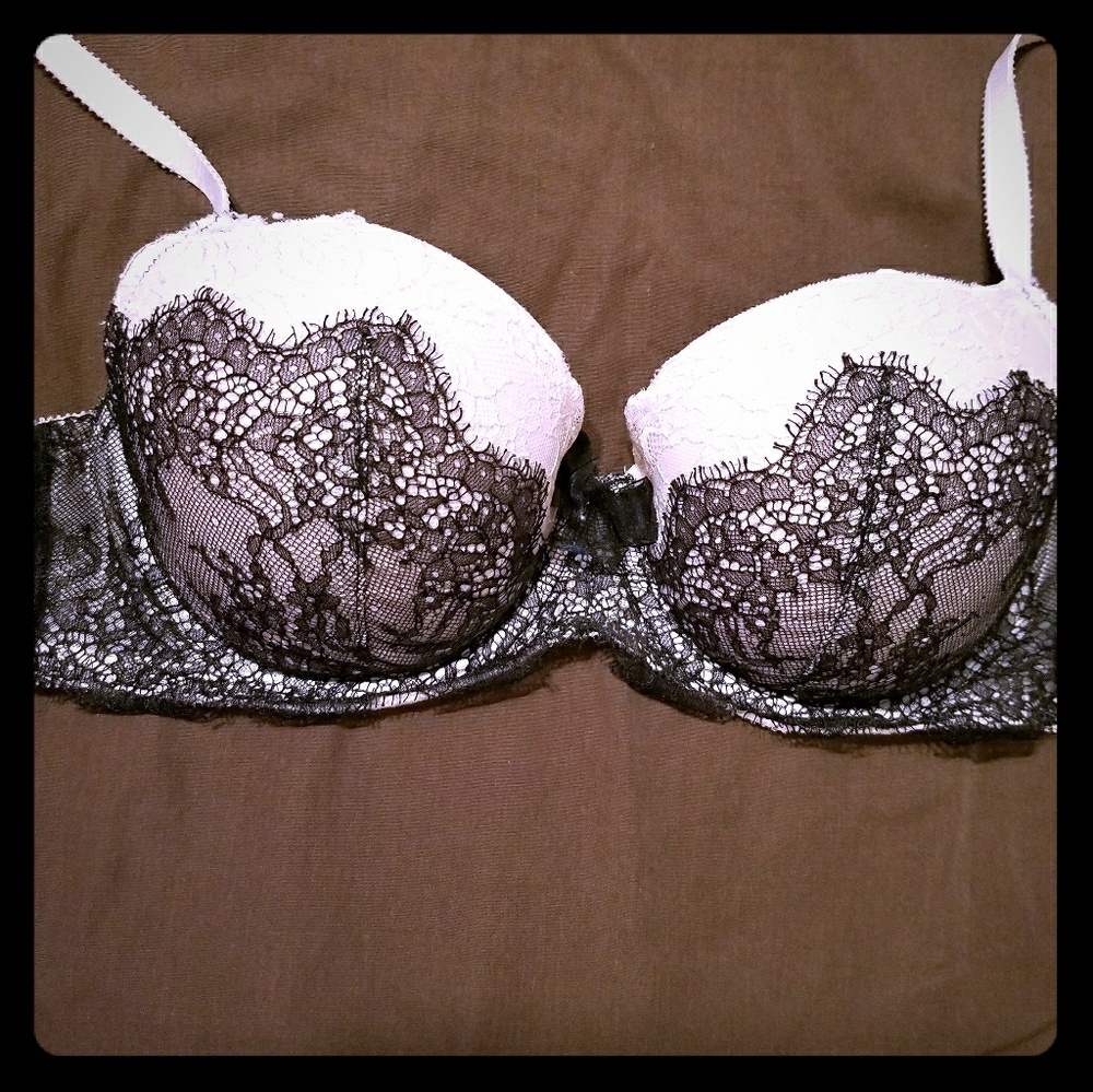 Victoria's Secret bra size 32DD