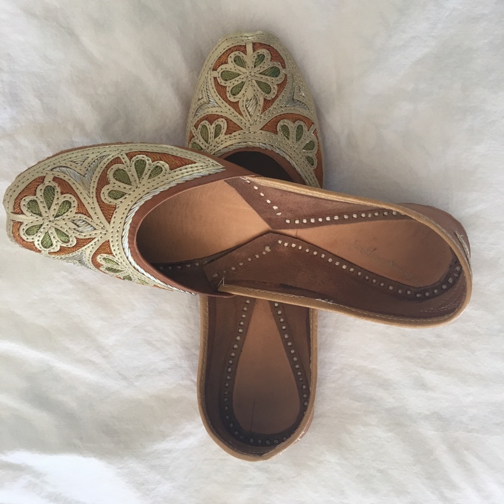 Indian slippers