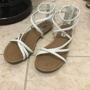 Steve Madden White "Kylie" Sandals (Size 7)