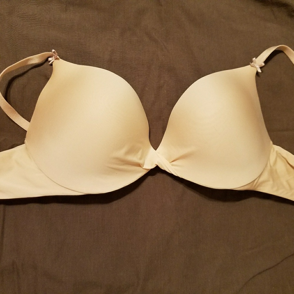 Victoria's Secret bra size 32D