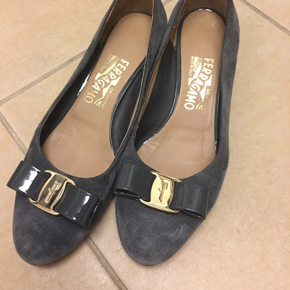 Salvatore Ferragamo - Vara Low Heel Pumps