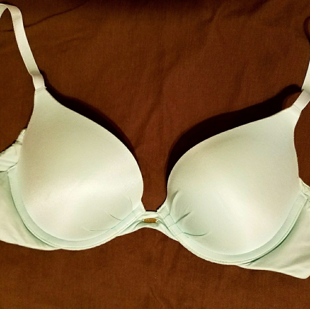 Victoria's Secret bra size 32D
