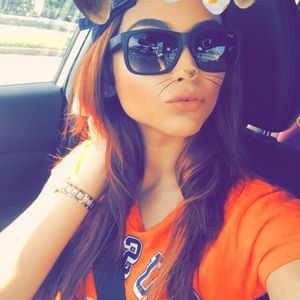 Meet your Posher, Danielle