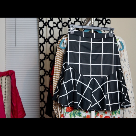 STILL HAS TAGS | Row & D Flounce Hem Skirt - Picture 1 of 2