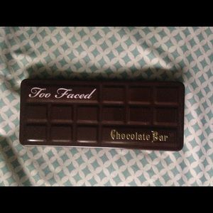 Too faced chocolate bar
