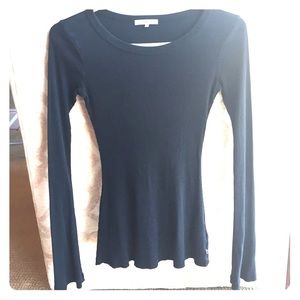 Long-sleeve fitted top