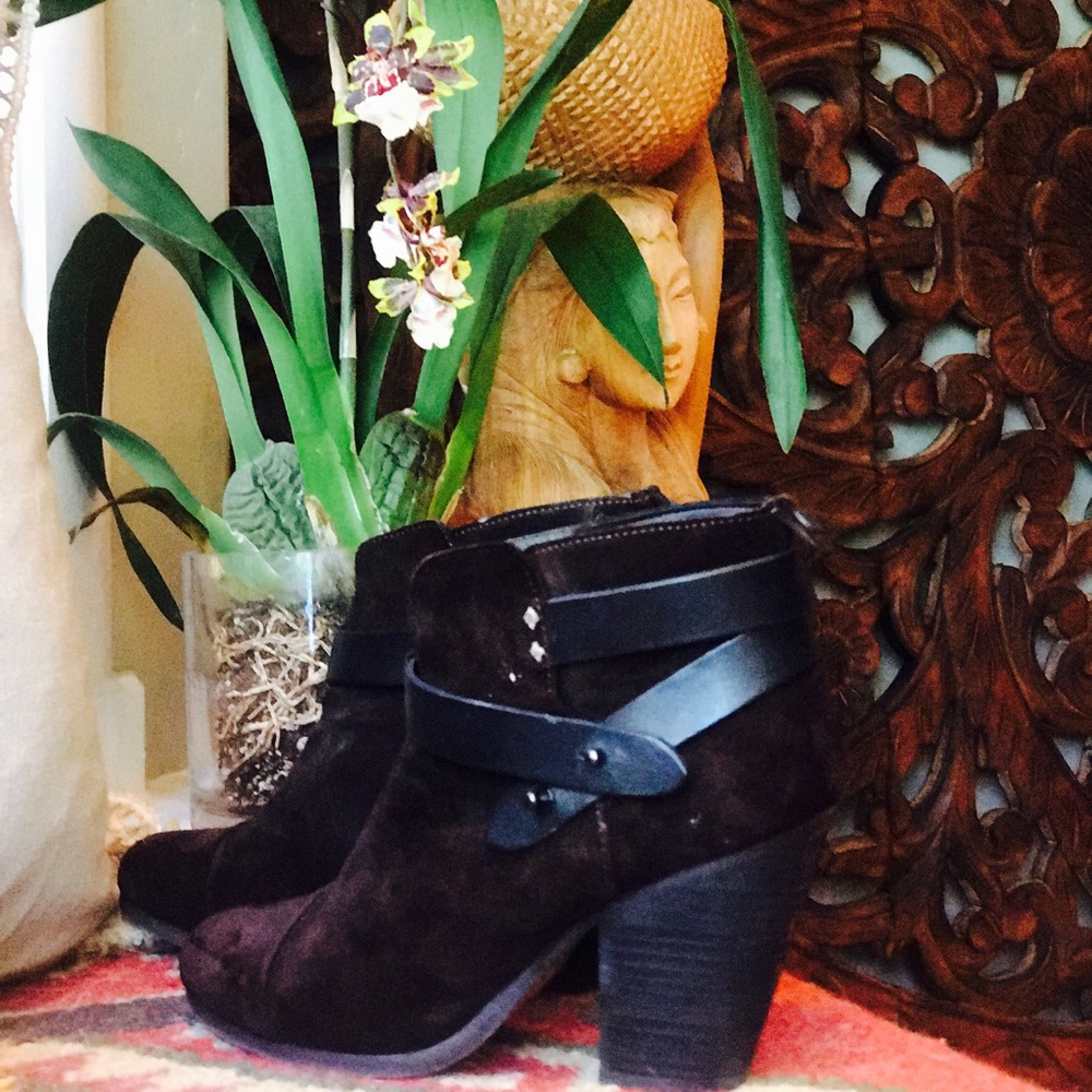 ‼️sold‼️Size 37.5 rag & bone booties