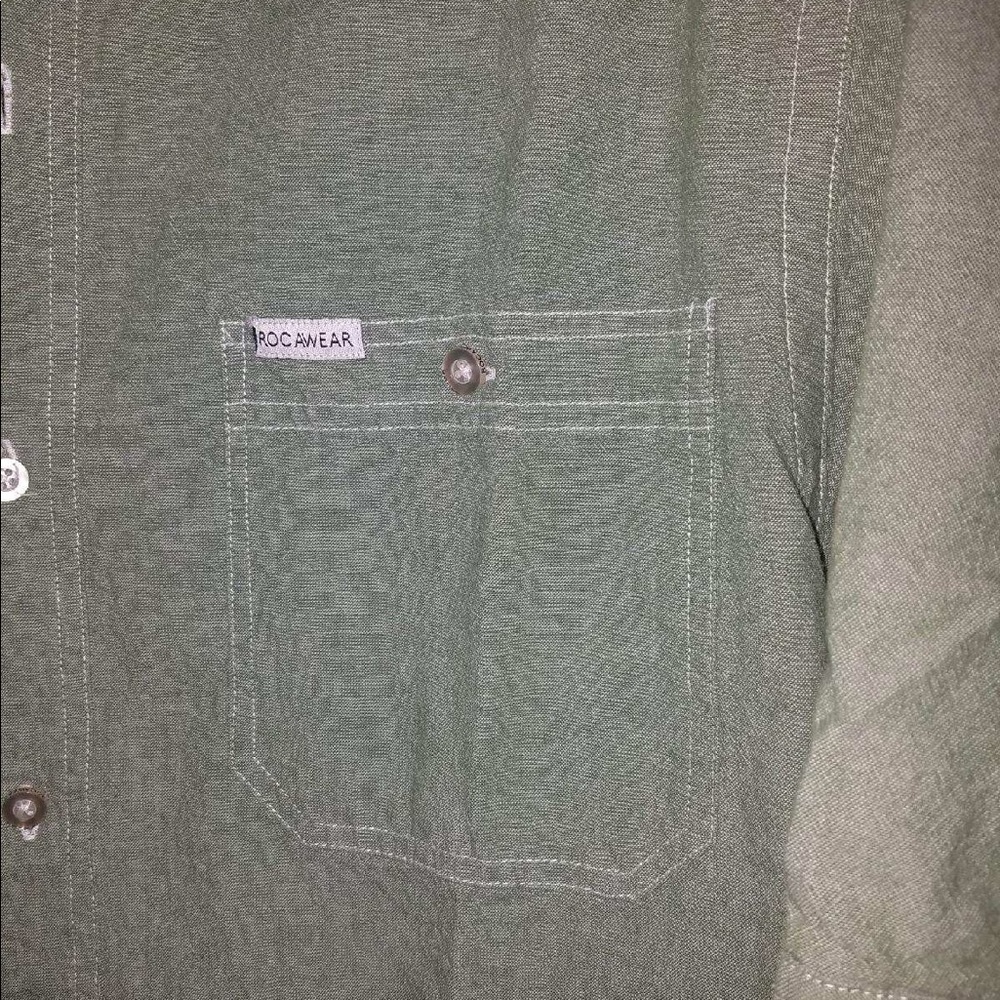 Men’s Rocawear Shirt - Picture 2 of 4