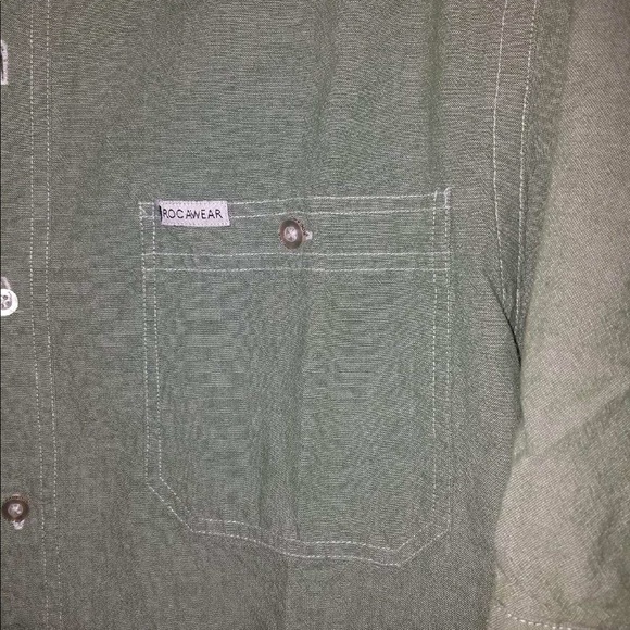 Men’s Rocawear Shirt - Picture 2 of 4