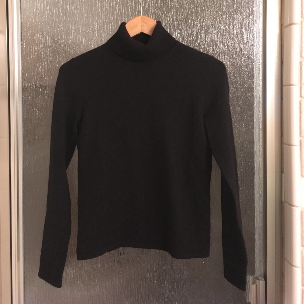 Gorgeous black cashmere sweater