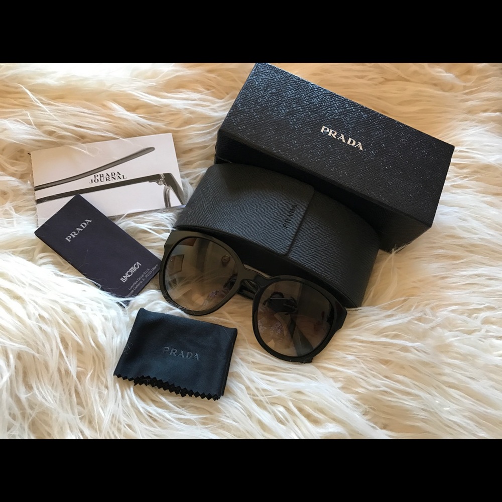 💕SOLD💕 Prada Sunglasses