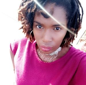 Meet your Posher, Adrienne