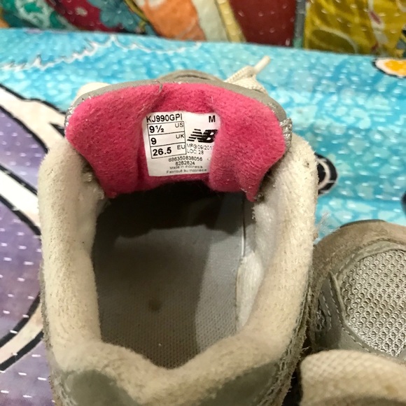 New balance. Toddler girls . Size 9 1/2 - Picture 6 of 6