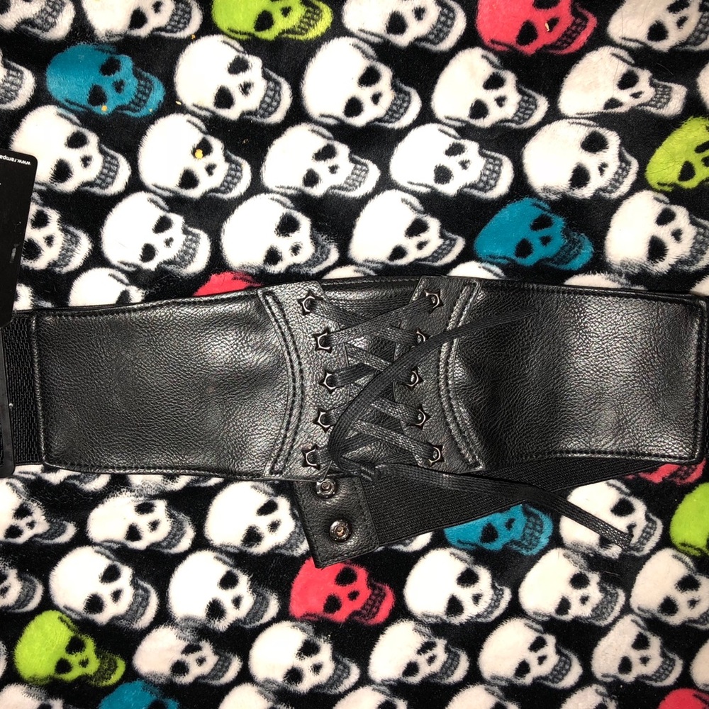 BRAND NEW WT, lace up waist belt