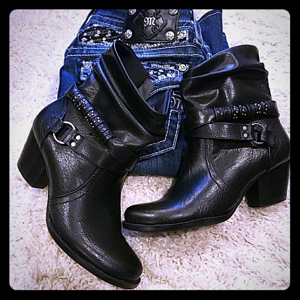 Bare Traps ankle boots