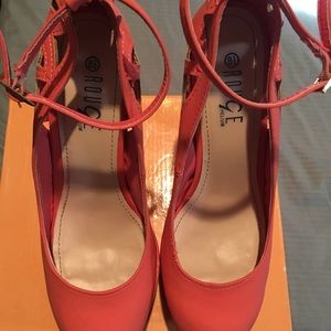 Coral one strap pumps