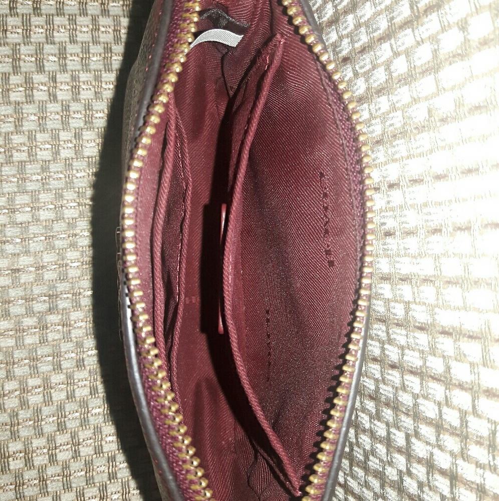 Coach wristlet Authentic - Picture 3 of 4