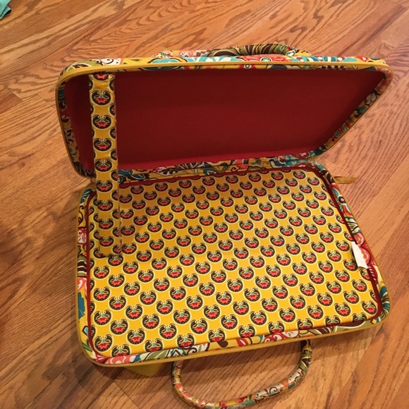 A Vera Bradley computer bag - Picture 4 of 6