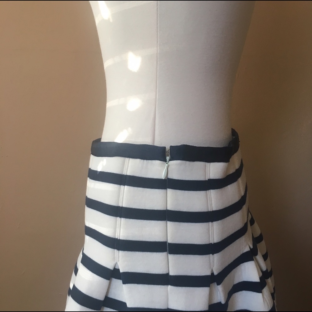 GAP Neoprene striped pleated mini skirt - Picture 3 of 6