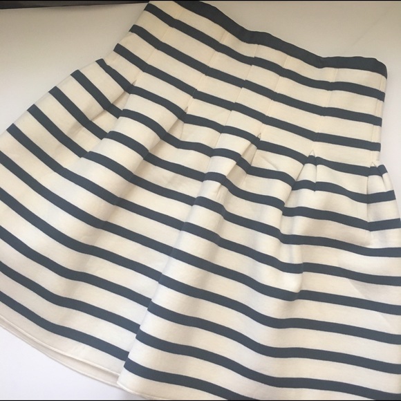 GAP Neoprene striped pleated mini skirt - Picture 5 of 6