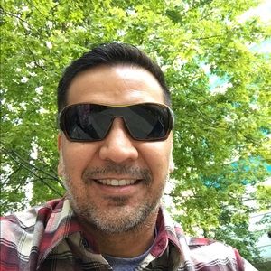 Meet your Posher, Carlos