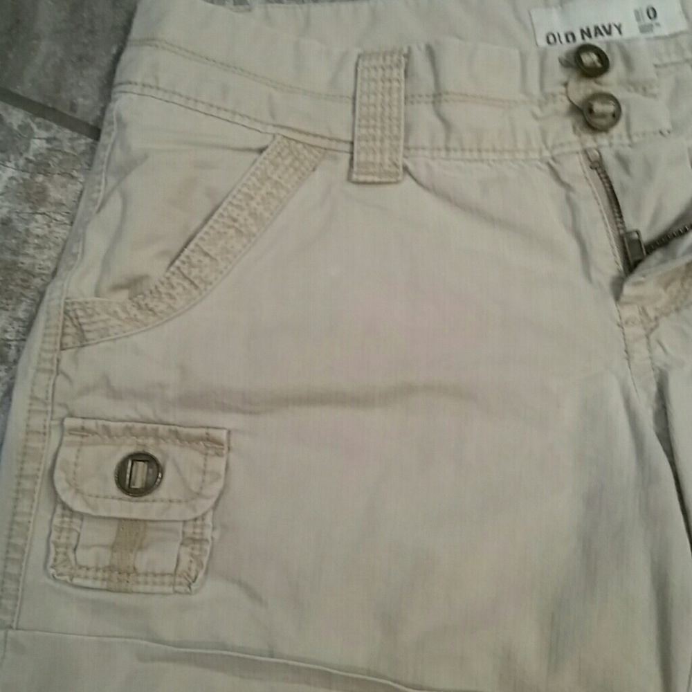 *GAP* Khaki cargo shorts - Picture 4 of 6