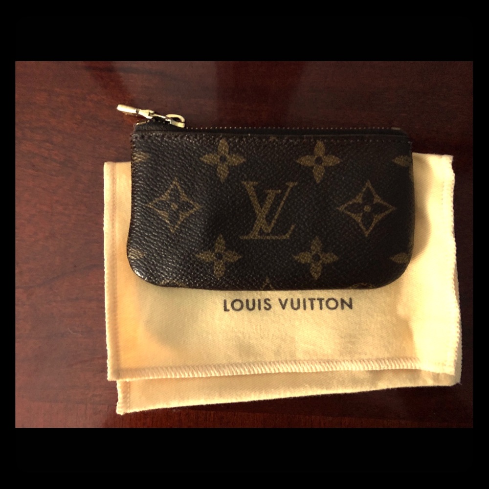 100% Authentic Louis Vuitton Monogram Cles.