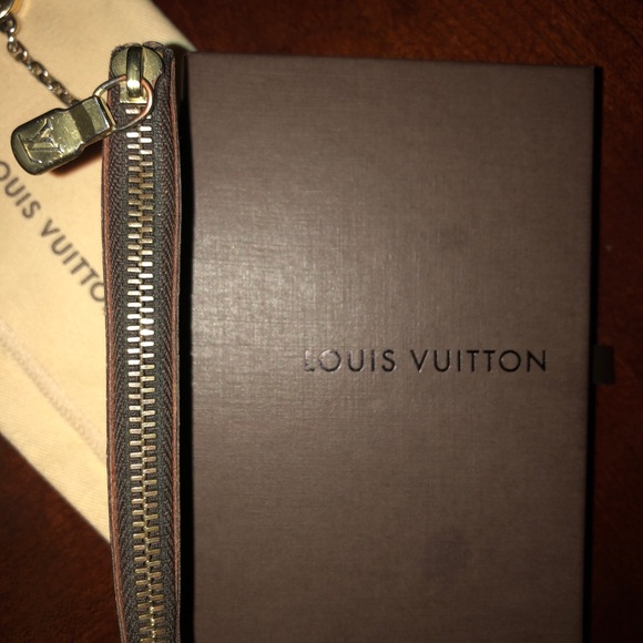100% Authentic Louis Vuitton Monogram Cles. - Picture 3 of 5