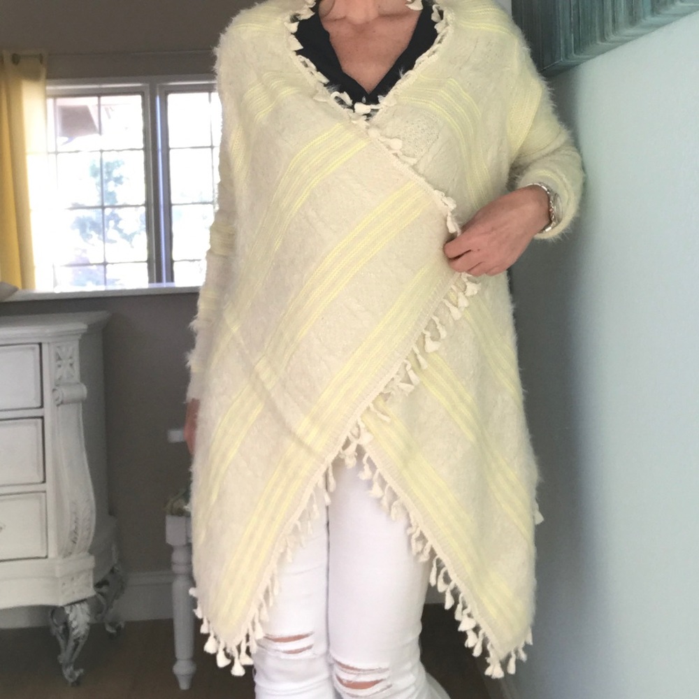 Dreamy Chic Sweater with Tassels ❄️ Sale  1 Left - Picture 4 of 6