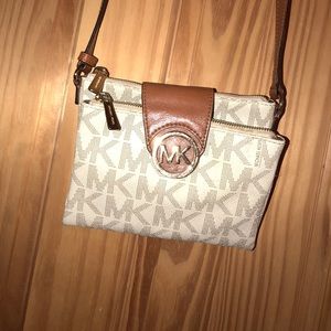 Michael Korda Cross Body bag
