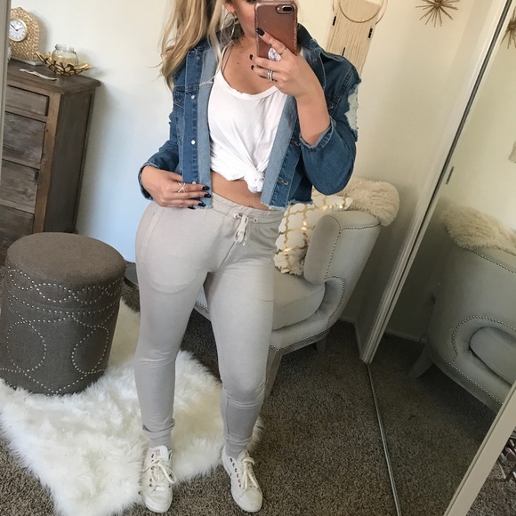 SALE✂️LAST1• Distressed Cropped Jean Jacket - Picture 8 of 8